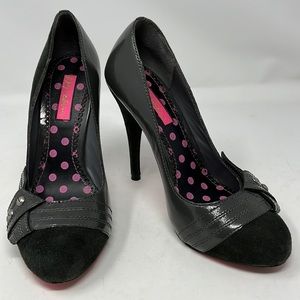 BETSEY JOHNSON Vero Cuoio Gray Suede and Patent with Pink bottom heels size 7M